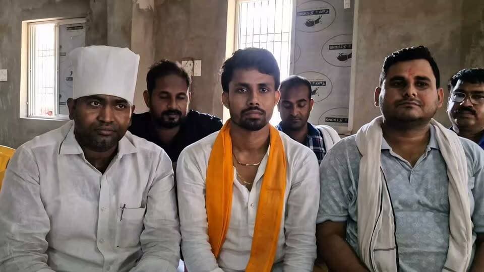 भारत भूषण तिवारी केस के बीच 5 जुलाई को बहुजन महापंचायत, सियासत गरम!
#बहुजनमहापंचायत #SamratChoudhary #सम्राटचौधरी #BiharPolitics #BiharNews #Bhojpur #Jagdishpur #BharatBhushanTiwari #PoliticalNews #BreakingNews #ViralNews #Bihar #Bahujan #NewsUpdate #exposehindustan
#TeamIndia
#indiancricket
#PoliceInvestigation #positivethinking
एकादशी
lifelessons
#justice #mentalhealth #viralnews
#t20worldcup
#rohitsharma
#lifelessons
रोहित शर्मा