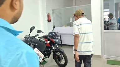 तिरुपति बालाजी बजाज, छौराही से बाइक खरीदने से पहले यह बात जरूर जान लें! 🏍️
अगर कोई आपको बाइक के साथ महंगे गिफ्ट, विदेश यात्रा या नकद इनाम का लालच देकर खरीदारी के लिए कह रहा है, तो पहले पूरी जानकारी और सभी शर्तें ध्यान से जांच लें। बिना पुष्टि किए किसी भी ऑफर पर भरोसा न करें।
सही जानकारी ही आपको गलत फैसले और संभावित ठगी से बचा सकती है।
वीडियो देखें और खुद तय करें कि सच्चाई क्या है।
#TirupatiBalajiBajaj #Chaurahi #BikeOffer #BikeScamAlert #ConsumerAwareness #Bajaj #BiharNews #ViralVideo #FraudAlert #TruthBehindOffer #Begusarai #BikeBuyingTips