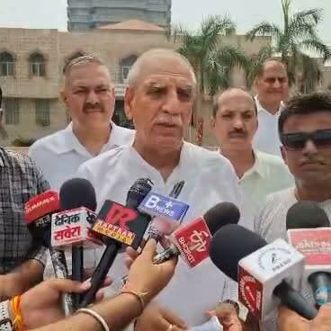 देश के पूर्व प्रधानमंत्री गुलजारी लाल नंदा को कुरुक्षेत्र में किया नमन
#GuljariLalNanda #IndiaNews #indiancricket