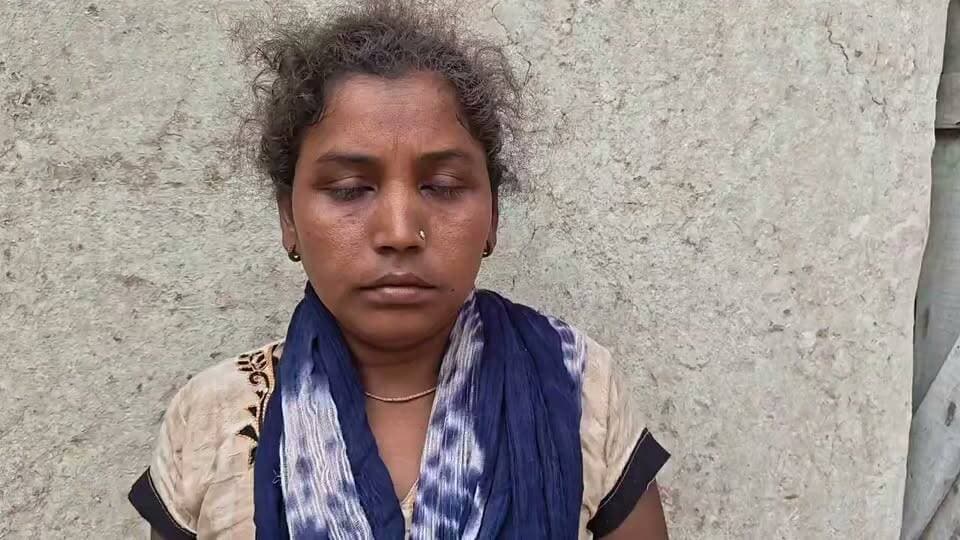#कुरारा - पुरानी छत तोड़ते समय बड़ा हादसा, मलबे में दबकर दो युवक घायल, घायलों को एम्बुलेंस की मदद से पहुंचाया गया अस्पताल, मामला थाना क्षेत्र के झलोखर
का @hamirpurpolice
@Uppolice @dmhamirpurup
#BreakingNews #HamirpurNews #Kurara