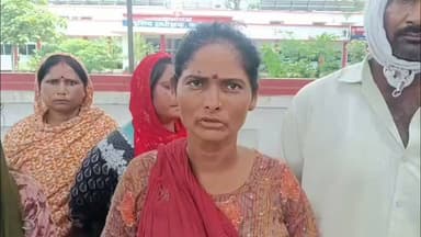 नाली विवाद के बाद महिला ने लगाए गंभीर आरोप, एसपी से लगाई न्याय की गुहार
मारपीट, लूट और नाबालिग बेटी से दुष्कर्म के प्रयास का आरोप, जांच की मांग
जहानाबाद का मामला, पुलिस का पक्ष आना बाकी, जांच के बाद होगी स्थिति स्पष्ट
✒️ रिपोर्ट अजय श्रीवास्तव
फतेहपुर (उत्तर प्रदेश) जिले के जहानाबाद थाना क्षेत्र में नाली विवाद के बाद एक महिला ने पुलिस अधीक्षक को शिकायती पत्र देकर कई लोगों पर घर में घुसकर मारपीट, लूटपाट तथा अपनी नाबालिग बेटी के साथ दुष्कर्म के प्रयास का आरोप लगाया है। महिला का यह भी कहना है कि स्थानीय पुलिस द्वारा उसकी शिकायत पर अपेक्षित कार्रवाई नहीं की गई। फिलहाल मामले में पुलिस का आधिकारिक पक्ष सामने नहीं आया है और आरोपों की पुष्टि जांच के बाद ही हो सकेगी।
फतेहपुर। जहानाबाद थाना क्षेत्र से एक गंभीर मामला सामने आया है, जहां एक महिला ने पुलिस अधीक्षक अभिमन्यु मांगलिक को शिकायती पत्र देकर गांव के कुछ लोगों पर संगीन आरोप लगाए हैं।
पीड़िता के अनुसार, 8 जुलाई की सुबह करीब 5 बजे नाली के पानी को लेकर विवाद हुआ। आरोप है कि इसके कुछ समय बाद कई लोग एकजुट होकर उसके घर पहुंचे और गाली-गलौज करते हुए लाठी-डंडों एवं धारदार हथियारों से हमला कर दिया।
महिला का आरोप है कि घटना के दौरान उसकी 17 वर्षीय बेटी के साथ अश्लील हरकत की गई और उसे घर के अंदर खींचकर दुष्कर्म का प्रयास किया गया। शिकायत में यह भी कहा गया है कि बीच-बचाव करने पहुंचे परिजनों के साथ भी मारपीट की गई, जिससे उन्हें चोटें आईं।
शिकायती पत्र में घर में रखे कीमती सामान और जेवरात लूटे जाने का भी आरोप लगाया गया है। महिला का कहना है कि उसने घटना की सूचना तत्काल थाना जहानाबाद पुलिस को दी, लेकिन संतोषजनक कार्रवाई नहीं हुई। इसके बाद उसने पुलिस अधीक्षक से मिलकर निष्पक्ष जांच और आरोपितों के विरुद्ध कठोर कानूनी कार्रवाई की मांग की है।
फिलहाल इस मामले में पुलिस का आधिकारिक पक्ष सामने नहीं आया है। इसलिए शिकायत में लगाए गए आरोपों की स्वतंत्र पुष्टि नहीं की जा सकती। पूरे मामले की वास्तविक स्थिति पुलिस जांच, उपलब्ध साक्ष्यों और न्यायिक प्रक्रिया के बाद ही स्पष्ट होगी।
> अस्वीकरण: यह समाचार शिकायतकर्ता द्वारा पुलिस अधीक्षक को दिए गए शिकायती पत्र में लगाए गए आरोपों पर आधारित है। एनडी न्यूज़ / दैनिक निष्पक्ष धारा इन आरोपों की स्वतंत्र पुष्टि नहीं करता। संबंधित पक्ष का पक्ष और पुलिस जांच सामने आने के बाद ही अंतिम तथ्य स्पष्ट होंगे।
महिलाओं और नाबालिगों से जुड़े गंभीर आरोपों वाले मामलों में निष्पक्ष, संवेदनशील और त्वरित जांच अत्यंत आवश्यक होती है। ऐसे मामलों में सभी पक्षों को सुनते हुए उपलब्ध साक्ष्यों के आधार पर विधिक कार्रवाई करना न्याय प्रक्रिया का महत्वपूर्ण हिस्सा है।
🟥 ND NEWS | दैनिक निष्पक्ष धारा की अपील
एनडी न्यूज़ एवं दैनिक निष्पक्ष धारा प्रशासन से अपील करता है कि मामले की निष्पक्ष, पारदर्शी और समयबद्ध जांच कराई जाए। यदि जांच में लगाए गए आरोप सही पाए जाते हैं तो दोषियों के विरुद्ध कानून के अनुसार कठोर कार्रवाई सुनिश्चित की जाए। वहीं, सभी पक्षों को निष्पक्ष सुनवाई का अवसर दिया जाए ताकि न्याय प्रक्रिया पर जनता का विश्वास बना रहे।
जनहित में सुझाव
महिलाओं एवं बच्चों से जुड़े मामलों की सूचना तत्काल पुलिस को दें।
पुलिस एवं प्रशासन शिकायतों पर समयबद्ध और निष्पक्ष कार्रवाई सुनिश्चित करें।
ग्रामीण क्षेत्रों में छोटे विवादों के समाधान के लिए संवाद और मध्यस्थता को बढ़ावा दिया जाए।
👇👇👇
#NDNews #दैनिकनिष्पक्षधारा #Fatehpur #Jahanabad #WomenSafety #Justice #UPPolice #CrimeNews #BreakingNews #UttarPradesh #SPFatehpur #NariSuraksha
👇👇
@dgpup
@RSSorg
@UPGovt
@wpl1090
@RSSgeet
@Uppolice
@MIB_India
@PMOIndia
@HMOIndia
@abmanglik
@VHPDigital
@igrangealld
@myogioffice
@InfoDeptUP
@dmfatehpur
@sdmsadarftp
@CMOfficeUP
@CMOUP_RC
@UPPRD1948
@ChiefSecyUP
@ChiefSecyUP
@MahantYogiG
@FatehpurSdm
@fatehpurpolice
@BajrangDalOrg
@rashtrapatibhvn
@UPMahilaKalyan
@112UttarPradesh
@myogiadityanath
@CommissionerPrg
@ADGZonPrayagraj
👇👇👇
🟥 ND NEWS | दैनिक निष्पक्ष धारा
मुख्य संपादक / संस्थापक: राजन सिंह हाड़ा
सह-संपादक: शालिनी सिंह भदौरिया
📍 कार्यालय-3: U158, हीरा स्वीट्स के पास, विकास मार्ग, लक्ष्मी नगर, पूर्वी दिल्ली, पिन कोड – 110092 (NCR)
📍 कार्यालय-2: विधानसभा रोड, बर्लिंगटन चौराहा, लखनऊ – 226001 (UP)
📍 कार्यालय-1: 1/1 अटल बिहारी चौराहा, नियर बर्मा चौराहा, फतेहपुर – 212601 (UP)
📅 दिनांक: 11 जुलाई 2026
📆 दिन: शनिवार
📧 Email: ndnewschannel@gmail.com
📞 मोबाइल: 9696119696