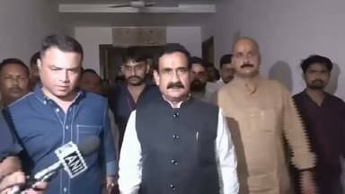 टिकट कटने के बाद पहली बार नरोत्तम मिश्रा आए मीडिया के सामने और कहां : पार्टी व संगठन का निर्णय है स्वीकार है।
#mpnewstoday #mpnewslive #MPNews #mppolice #politicsnews #datia #𝚗𝚊𝚛𝚘𝚝𝚊𝚖𝚖𝚒𝚜𝚑𝚛𝚊 #BJPGovernment #BJP4IND #BJPNEWS