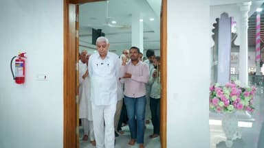 वरिष्ठ पुलिस अधिकारी भी पहुंचे संत रामपाल जी महाराज के दर्शन करने देखिए क्या कहा ! #SaintRampalJi