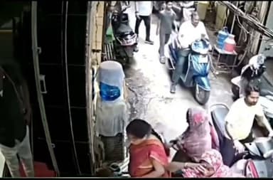 आगरा के सर्राफा बाजार में पर्स गायब करने की कला सीसीटीवी के द्वारा देखने को मिली लेकिन एक बात तय है कि भीड़ में ध्यान तो रखना पड़ेगा,फिलहाल घटना नमक की मंडी की है सीसीटीवी के आधार पर पुलिस आरोपी की तलाश में।जुटी हुई है
#Varsharanjan
#ayushigupta
#kavyachaudhri
#varshagahlot
#mamtapandey
#anitasharma
#radhagupta
#sakshinagpal
#chitratripathi
#akanshatiwari
#adwniharika
#poojayadav
#savitachaudhry
#anuyadav
#diyakymari
#priyankasharma
#syeedsuhel
