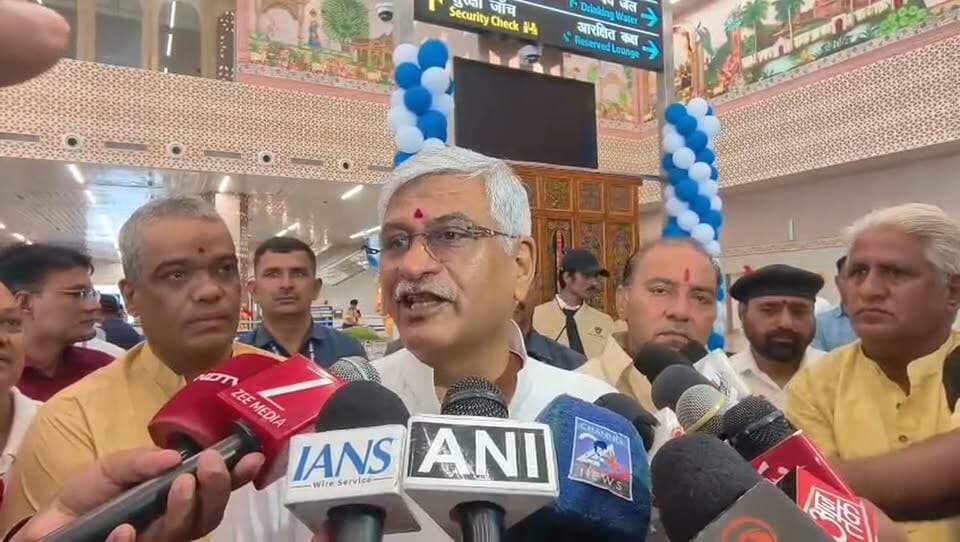 केंद्रीय मंत्री शेखावत ने अशोक गहलोत पर नकारा,निक्कमा को लेकर सचिन पायलट के मुद्दे को दिया तूल?? #भोपालगढ़ #जोधपूर