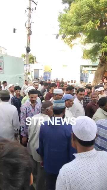 షాద్ నగర్ లో ముజాహిద్ జనాజ తీసుకొని వెళ్తున్న దృశ్యం
