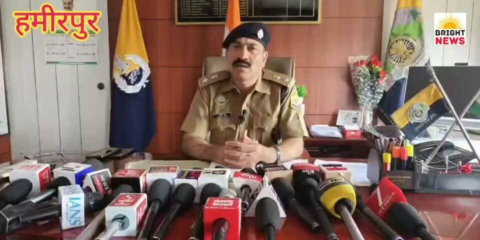 -#हमीरपुर -- कलयुगी बेटे ने पिता को उतारा मौत के घाट, SP बलबीर सिंह ठाकुर दें रहें हैं जानकारी...#सुनिए...
#BrightNewsHamirpur #BrightNews #Badhehar #Jahu #HamirpurNews #HimachalNews #HPNews #CrimeNews #MurderCase #DomesticViolence #PoliceCase #HimachalPolice #SP_BalbirSingh #ForensicTeam #Postmortem #FamilyDispute #LandDispute #MoneyDispute #Himachal24x7 #HimachalKiKhabar #HimachalDarpan #HimachalBreaking #LocalNews #HimachalToday #HPBreaking #HimachalUpdates #NewsFromHimachal #HimachalHeadlines #HimachalReporter #LawAndOrder #CrimeAlert #HimachalPradesh #DistrictHamirpur #Justice
