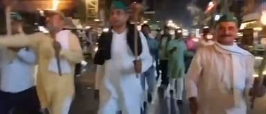 जंतर मंतर पर सोनम वांगचुक के आंदोलन के समर्थन में किसान एकता संघ का मशाल जुलूस
#किसानएकतासंघ
#किसाननेताडॉरविनागर
#वायरल
#ब्रेकिंगन्यूज़