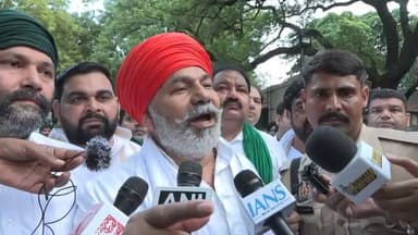CJP के प्रदर्शन में शामिल हुए राकेश टिकैत, छात्रों की आवाज़ को लेकर सरकार पर साधा निशाना। प्रदर्शन स्थल पर बढ़ी हलचल।
#CJP #RakeshTikait #Farmers #StudentsProtest #Bihar #Patna #MonsoonSession #Politics #BreakingNews #BhagalpurSuperfastNews