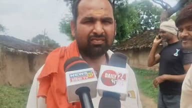 🚨 चित्रकूट: रामपुर गांव का रास्ता बना तालाब! 🌧️
लगातार बारिश के बाद पहाड़ी ब्लॉक के रामपुर गांव का मुख्य मार्ग जलमग्न हो गया है। सड़क पर जलभराव होने से ग्रामीणों, स्कूली बच्चों और किसानों का आवागमन बुरी तरह प्रभावित हो रहा है।
🛣️ सड़क पर भरे पानी के कारण दोपहिया और चारपहिया वाहनों का निकलना मुश्किल हो गया है, जबकि पैदल चलने वाले लोग भी जोखिम उठाकर रास्ता पार करने को मजबूर हैं।
🗣️ ग्रामीणों का कहना है कि हर साल बरसात में यही हाल होता है क्योंकि गांव में जल निकासी की समुचित व्यवस्था नहीं है।
📢 ग्राम प्रधान ने बताया कि अधिकारियों को समस्या से अवगत करा दिया गया है। उन्होंने कहा कि हाल ही में गांव में सड़क निर्माण कराया गया है और बरसात समाप्त होने के बाद जलभराव की समस्या का स्थायी समाधान कराया जाएगा।
👉 ग्रामीणों ने प्रशासन से तत्काल जल निकासी की व्यवस्था और सड़क की मरम्मत की मांग की है।
#चित्रकूट #रामपुर #पहाड़ीब्लॉक #जलभराव #बारिश #ग्रामीणसमस्या #सड़क #विकास #उत्तरप्रदेश #BreakingNews #Chitrakoot #UPNews #VillageNews #Monsoon #NewsUpdate
