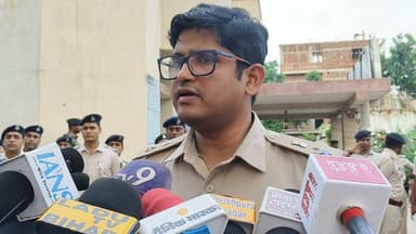 शेखपुरा पुलिस अधीक्षक हिमांशु कुमार
द्वारा जिले वासियों से अपील।
छात्रों से अपील शांति माहौल बनाए रखें।
#शेखपुरा #पटना #hilights
Sheikhpura Police DM Sheikhpura Sheikhpura Sach News Arvind Anand