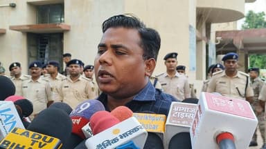 डीएम शेखर आनन्द
छात्रों से अपील किया।
हुड़दंग करने वाले लोगों पर विशेष ध्यान।
जिला प्रशासन फ्लैग मार्च निकाल कर लोगों को दिया संदेश।
#शेखपुरा #पटना #SSP #hilights #छात्र #PatnaPolice Sheikhpura Police DM Sheikhpura Sheikhpura Sach News Arvind Anand