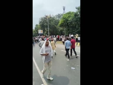 प्रयागराज में छात्रों का बड़ा प्रदर्शन | सिविल लाइंस के सुभाष चौराहे पर धरना, प्रशासन पर उठाए सवाल!#viralvideo #short #instgramreels #paryagraj❤️😍
