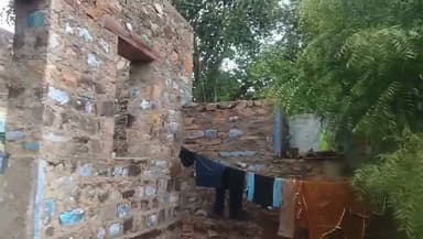 #भोपालगढ़ नगरपालिका गरीब की पीड़ा को समझो!! बिना छत के बैठा!!😢😊☺️
#bhopalgarh #jodhpur PP Chaudhary Geeta Barwar Mla
