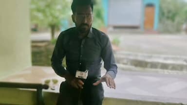 क्या रामखेरी बनेगा सागर जिले के विकास की नई पहचान? सड़क, शिक्षा, स्वास्थ्य और जनसुविधाओं को लेकर उठे बड़े सवाल, विकास की दिशा पर हुई खास चर्चा
मध्य प्रदेश के सागर जिले के ग्राम रामखेरी में ग्रामीण विकास को लेकर विशेष चर्चा आयोजित की गई। गांव में सड़क, पेयजल, शिक्षा, स्वास्थ्य, रोजगार, स्वच्छता और शासन की जनकल्याणकारी योजनाओं के प्रभावी क्रियान्वयन पर विस्तार से मंथन हुआ। चर्चा के दौरान सवाल उठा कि क्या आने वाले समय में रामखेरी विकास की नई मिसाल बन पाएगा?
#रामखेरी #सागर #मध्यप्रदेश #ग्राम_विकास #क्या_रामखेरी_बनेगा_विकास_की_पहचान #विकास_पर_खास_चर्चा #ग्रामीणविकास #शासन_की_योजनाएं #सड़क #पेयजल #शिक्षा #स्वास्थ्य #रोजगार #IndiaDabangNews #IDNNews