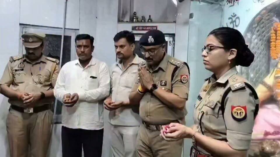 #रसूलाबाद सावन की तैयारियों का एसपी ने लिया जायजा, धर्मगढ़ बाबा मंदिर में किया निरीक्षण और पूजन.....