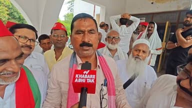 जौहर यूनिवर्सिटी पर सियासत तेज, सपा नेताओं ने कलेक्ट्रेट में किया प्रदर्शन और दिया बयान | खबरें अभी तक
#खबरेंअभीतक #KhabareAbhiTak #SamajwadiParty #JauharUniversity #MauNews