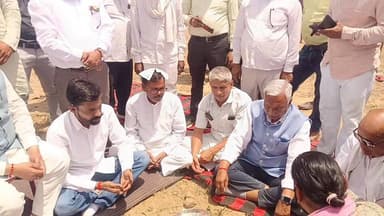 अस्थाई गौशाला डूगरवाला में खेरागढ़ ब्लाक प्रमुख श्री अनिल सिकरवार जी ने बड़ी समरसेबिल का किया भूमि पूजन
इस मौके पर क्षेत्रीय विधायक भगवान सिंह कुशवाह जी , खण्ड विकास अधिकारी श्रीमती सुष्मिता यादव जी अदि मौजूद रहे