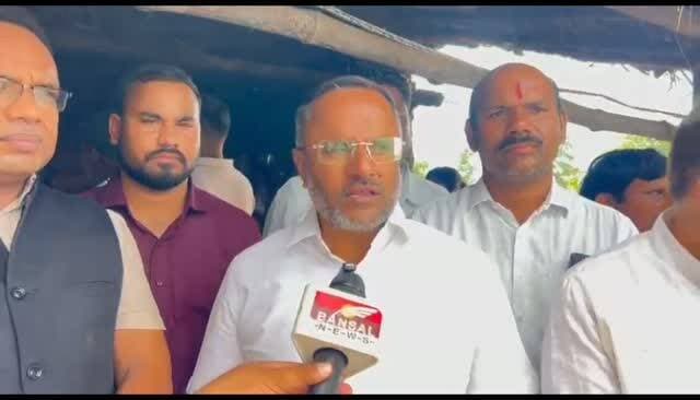 सारंगढ़ बिलाईगढ़ जिले के छुईहा गांव पहुंचकर आतंकी हमले में मौत हुई भूपेंद्र के परिजनों से भारतीय जनता पार्टी के पदाधिकारी ने भी मुलाकात की ।