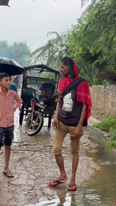 3 दिन से लगातार बारिश से कमाहोल में राहत की मुस्कान। 🌧️🌿 खेत-खलिहान महके, किसान खुश, गांव में ठंडक लौटी। #DeegRain #KaMahol #MonsoonVibes #KisanKhush #MewatUpdate #RajasthanNews