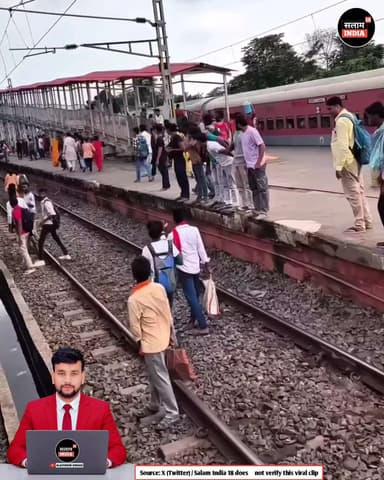 तेज रफ्तार से आई ट्रेन बाल बाल बचे छात्र #train #breakingnews #todaynews #letestnews #salamindia18 #viralnews