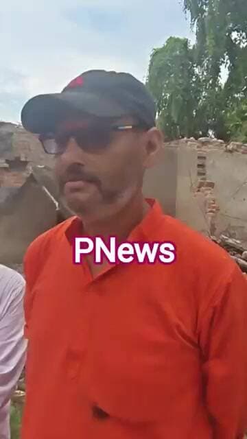 सिंघिया प्रखंड में ट्राइसेम भवन को तोड़ने पर कई लोगो ने जांच कर कारवाई की मांग किया