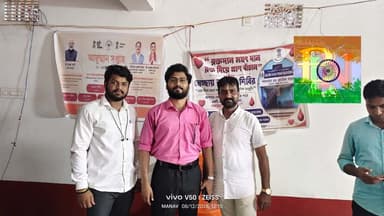 বাঁকুড়া জেলার শালতোড়া ব্লকের পাবড়া মোড়ে
আয়ুষ্মান সপ্তাহ পালন উপলক্ষে শালতোড়া ব্লক প্রাথমিক স্বাস্থ্য কেন্দ্রের তরফে "স্বেচ্ছায় রক্তদান শিবির" এর আয়োজন করা হল । এদিন এই রক্ত দান শিবিরে ৫০ জনেরও বেশী রক্তদাতা রক্তদান করেন ।উপস্থিত শালতোড়া ব্লকের বিডিও সৌমাল্য ঘোষ, শালতোড়া মন্ডল ১ বিশিষ্ট সমাজকর্মী অরুপ মন্ডল, শালতোড়া ব্লক প্রাথমিক স্বাস্থ্য কেন্দ্রের আধিকারিক সহ এলাকার মানুষজনের ।