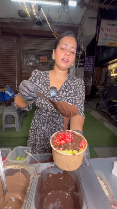 Delhi’s Famous Fruit Chocolate with Brownie
#delhifood #oldrajindernagar #karolbagh #foodreels #streetfood