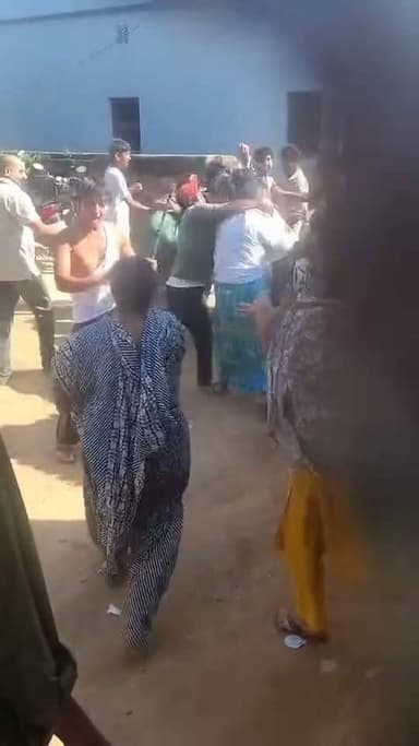 कोडरमा। जिले जयनगर थाना क्षेत्र मे जमकर मारपीट में काई घायल होने की सूचना।