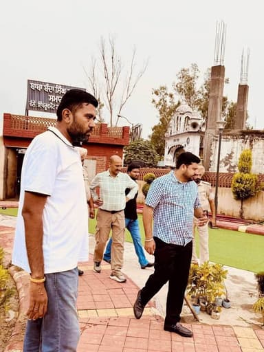 ਇੰਪਰੂਵਮੈਂਟ ਟਰੱਸਟ ਦੇ ਚੇਅਰਮੈਨ ਰਾਜੀਵ ਸ਼ਰਮਾ ਵੱਲੋ ਬਾਬਾ ਬੰਦਾ ਸਿੰਘ ਬਹਾਦਰ ਜੀ ਸਮਾਰਕ ਦੇ ਉਦਘਾਟਨੀ ਕੰਮਾਂ ਦਾ ਲਿਆ ਜਾਇਜ਼ਾ
15 ਅਗਸਤ ਦੇ ਸ਼ੁਭ ਦਿਹਾੜੇ 'ਤੇ ਮਹਾਨ ਜਰਨੈਲ ਬਾਬਾ ਬੰਦਾ ਸਿੰਘ ਜੀ ਬਹਾਦਰ ਦੀ ਲਾਸਾਨੀ ਸ਼ਹਾਦਤ ਅਤੇ ਵਿਰਾਸਤ ਨੂੰ ਸਮਰਪਿਤ ਨਵੇਂ ਸਮਾਰਕ ਦਾ ਮਾਨਯੋਗ ਡਾ. ਬਲਜੀਤ ਕੌਰ (ਕੈਬਨਿਟ ਮੰਤਰੀ) ਜੀ ਵੱਲੋਂ ਉਦਘਾਟਨ ਕੀਤਾ ਜਾ ਰਿਹਾ ਹੈ।