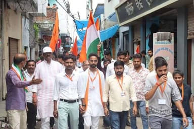 मोहम्मदी नगर में अखिल भारतीय विद्यार्थी परिषद के तत्वाधान में निकाली गई तिरंगा यात्रा पहुंचे विधायक लोकेंद्र प्रताप सिंह