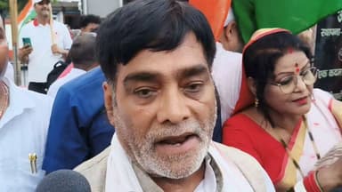 बेगूसराय में जिला प्रशासन ने निकाला तिरंगा यात्रा शामिल हुए बिहार सरकार के मंत्री राम कृपाल यादव