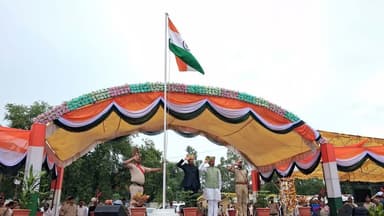 प्रदेश के संस्कृति, पर्यटन, धार्मिक न्यास एवं धर्मस्व राज्यमंत्री धर्मेंद्र सिंह लोधी ने स्वतंत्रता दिवस के अवसर पर तहसील ग्रांउड में आयोजित जिला स्तरीय कार्यक्रम में किया ध्वजारोहण
इस अवसर पर उन्होंने जिलेवासियों को स्वतंत्रता दिवस की हार्दिक शुभकामनाएं दीं।
#damoh #Damoh #CMMadhyaPradesh #IndependenceDay #independence