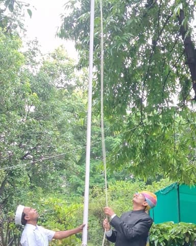 स्वतंत्रता दिवस पर कलेक्टर श्री प्रताप नारायण यादव ने किया ध्वजारोहण
कलेक्टर प्रताप नारायण यादव ने स्वतंत्रता दिवस के अवसर पर कलेक्टर निवास, कलेक्ट्रेट परिसर, केंद्रीय विद्यालय दमोह एवं जिला केंद्रीय सहकारी बैंक में ध्वजारोहण किया।
इस अवसर पर उन्होंने जिलेवासियों एवं उपस्थित अधिकारियों-कर्मचारियों, छात्र-छात्राओं को स्वतंत्रता दिवस की हार्दिक शुभकामनाएं दीं।
#damoh #Damoh #CMMadhyaPradesh #IndependenceDay #independence