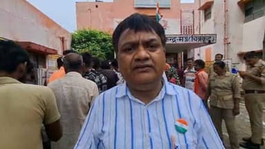 चित्रकूट
आज़ादी का जश्न मनाने विद्यालय जा रहे दो स्कूली छात्रों की सड़क हादसे में मौत, दो छात्रों को ट्रक ने कुचला, तीन लोग गंभीर रूप से घायल
मऊ थाना क्षेत्र के सिरौंधा मोड़ की घटना