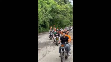 हरिपुर ।। News123 ।। एडवोकेट शिवेंद्र सैनी के नेतृत्व में निकाली गई भव्य तिरंगा यात्रा