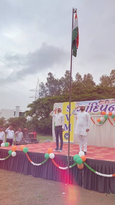 સાંદીપની સ્કૂલ ખાતે ૮૦ માં સ્વતંત્રતા દિવસ નિમિત્તે આયોજિત ધ્વજવંદન કાર્યક્રમની ઝલક…
#IndependenceDay #Godhra #nagarpalikagodhra