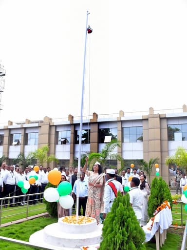 राष्ट्रीय पर्व स्वतंत्रता दिवस के अवसर पर कलेक्टर श्रीमती दिव्या उमेश मिश्रा ने कलेक्टोरेट परिसर में फहराया तिरंगा। अधिकारी कर्मचारियों को दी स्वतंत्रता दिवस की शुभकामनाएं।
#independenceday
#स्वतंत्रता_दिवस
#BalodDistrict
#HappyIndependenceDay
