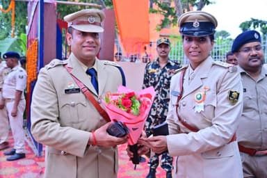 जंदाहा के महिसौर में नवनिर्मित थाना भवन का एसपी शुभांक मिश्रा ने किया उद्घाटन:मौके पर महुआ SDPO एवं महिसौर थानाध्यक्ष रही मौजूद