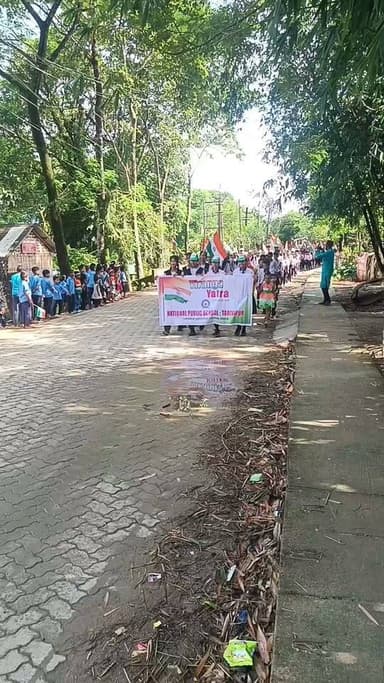 তারিনীপুর ন্যাশনাল পাবলিক স্কুল কর্তৃক স্বাধীনতা দিবস উপলক্ষে তেরঙ্গা যাত্রা