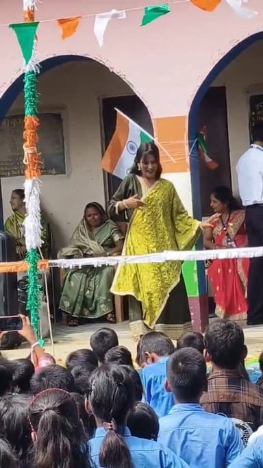ସରକାରୀ ସ୍କୁଲ୍ ୧୫ ଅଗଷ୍ଟ କାର୍ଯ୍ୟକ୍ରମ:
ଏମିତି ନୃତ୍ୟ ପ୍ରାଇଭେଟ୍ ସ୍କୁଲରେ ବି ଦେଖିବାକୁ ମିଳିବନି !
#IndependenceDay #SchoolDance #OdiaReels #GovtSchool #DeshBhakti #ViralVideo #TrendingOdia #15thAugust #schoolfunction
#viralreels
#viralpost
#viralnews
@followers