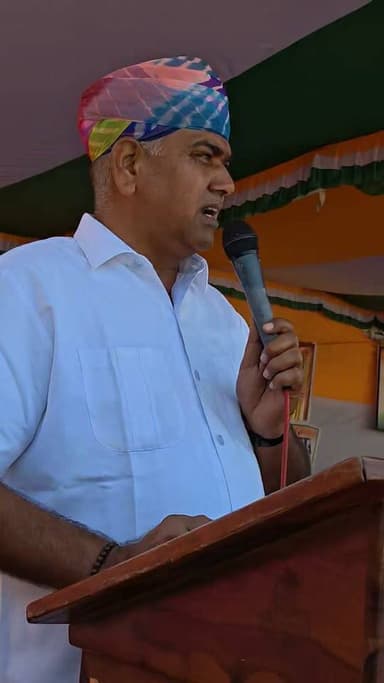 युवा नशे का त्याग करे मजबूत भविष्य का निर्माण करें
शेरगढ़ विधायक बाबु सिंह राठौड़...