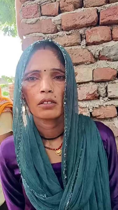 🚨 फरीदाबाद में सनसनीखेज मामला: डबुआ-गाजीपुर रोड पर मिला नवजात शिशु का भ्रूण, जांच में जुटी पुलिस 🚨
👉उड़िया कॉलोनी के पास भ्रूण मिलने से इलाके में मचा हड़कंप, सूचना मिलते ही मौके पर पहुंची पुलिस ने जांच शुरू कर दी।
#BreakingNews #FaridabadNews #Dabua #GhazipurRoad #UdiyaColony #FaridabadPolice #HaryanaNews #CrimeNews #LatestNews #A2ZNewsUpdate