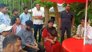 কৈলাসহর চণ্ডীপুরের গোলধারপুর বাঁধ পরিদর্শনে মন্ত্রী টিংকু রায় ও জেলা শাসক মেঘা জৈন