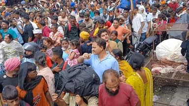 चिंतपूर्णी मेले में महाजाम से हाहाकार, बस अड्डा चौक से तलवाड़ा बाईपास तक थमे हजारों श्रद्धालु