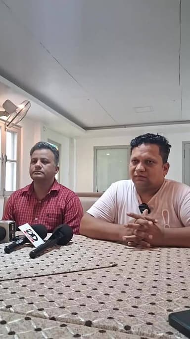 राजपुर में आयोजित निशुल्क स्वास्थ्य जांच शिविर को लेकर पत्रकार वार्ता