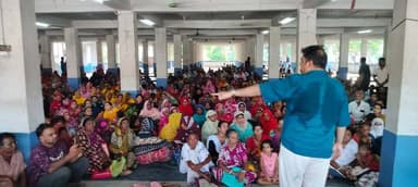 🔴 #সমুদ্রগড় ।। ভোটার তালিকা থেকে নাম বাদ যাওয়া বৈধ ভোটারদের নাম তালিকাভুক্ত করার দাবী : গণ কনভেনশনে উপস্থিত কলকাতা উচ্চ আদালতের আইনজীবী সব্যসাচী চট্টোপাধ্যায় পূর্ব বর্ধমানের সমুদ্রগড় রেল বাজার সংলগ্ন তাঁত হাটে
প্রতিনিধি - সৈয়দ আবু জাফর