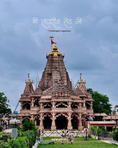 श्री सवारिया सेठ जी, चित्तौड़गढ़ राजस्थान 🙏🏻🚩❤️
.
.
For More Follow 👉🏻@me.bhi.jodhpuri_
And Use. #mebhijodhpuri
.
.
#sawariyaseth #sawariyasarkar #sawariyasarkar♥️ #sawariya #sawariyasethtemple🙏❤️ #chittorgarh #rajasthan