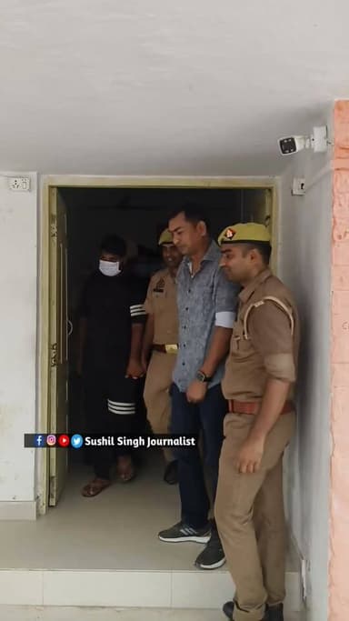 मऊ में मेडिकल स्टोर संचालक से कट्टा सटाकर लूट व छिनैती करने वाले आरोपी गिरफ्तार!
#maupolice #MAU #maunews
गाजीपुर और मऊ के रहने वाले कुल 4 आरोपियों में एक की तलाश अभी भी जारी!
सुमित यादव, नितिन कुमार, विकास यादव और प्रदीप (फरार) ने दिया था लूट को अंजाम!