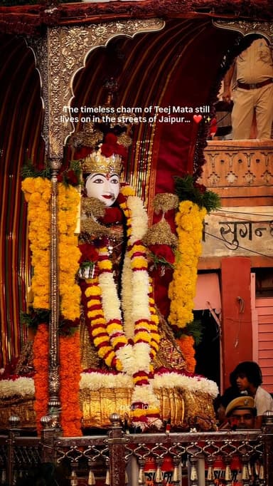 A timeless tradition that continues to make Rajasthan’s rich culture shine, year after year. ✨❤️
#culture #rajasthan #jaipur #jaipurcity #haritage